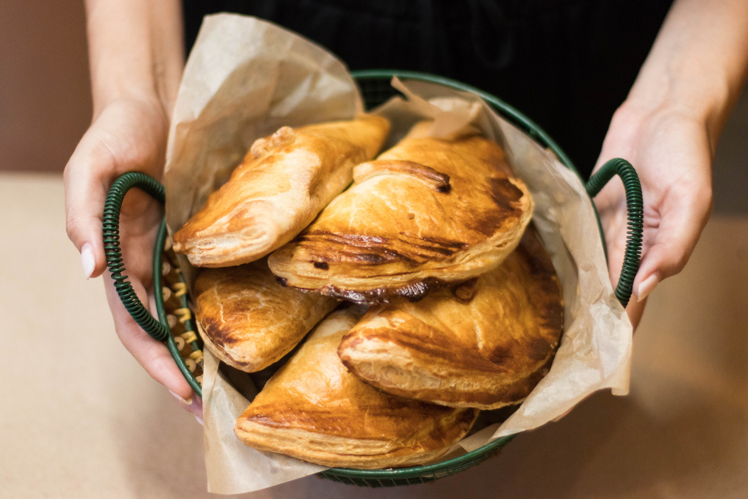 Canasta de pastes La Nonna Mia recién horneados